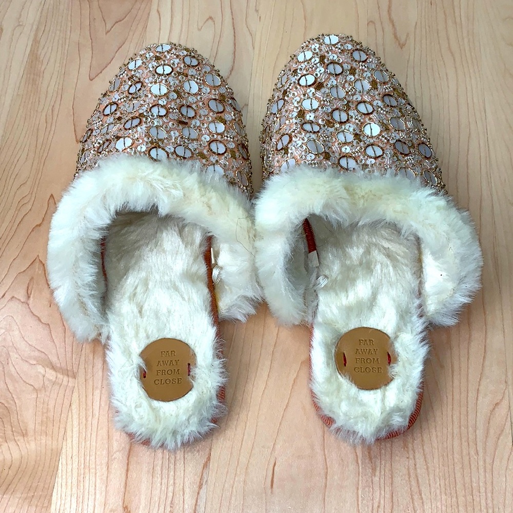 Far Away from Close Champagne Slipper Slides in Neutral Size 9